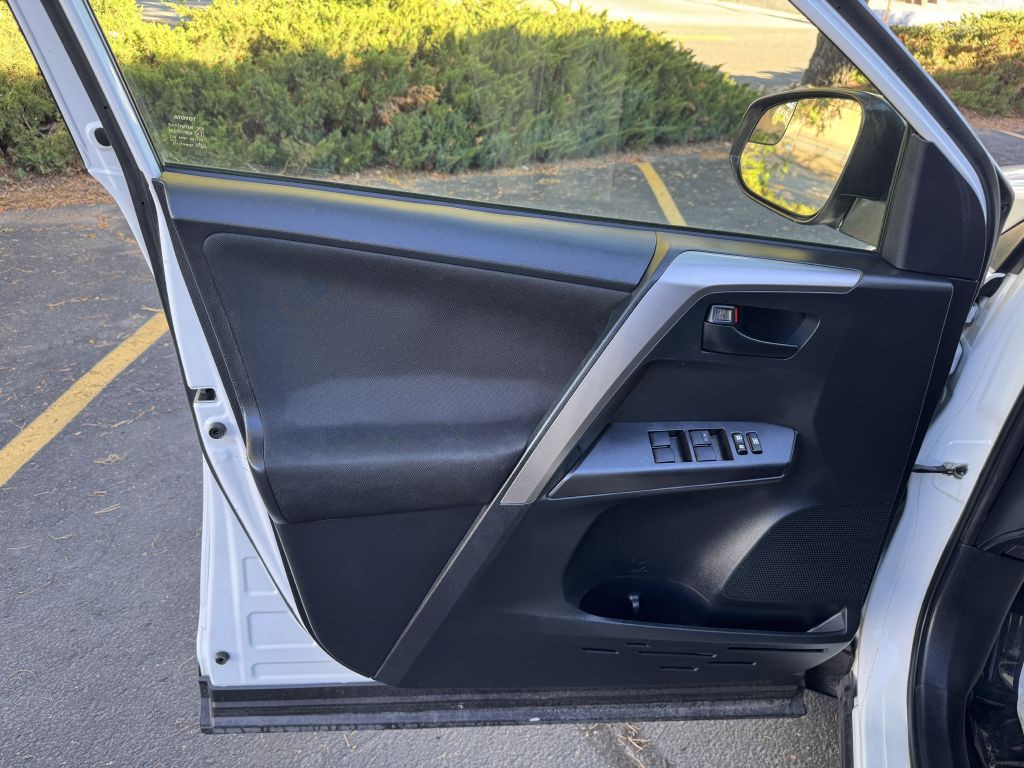 2017 Toyota Rav4 Image 15