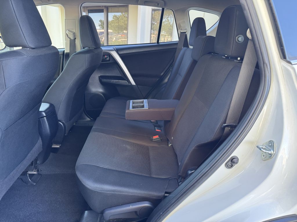 2017 Toyota Rav4 Image 16