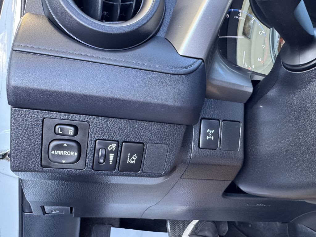 2017 Toyota Rav4 Image 22