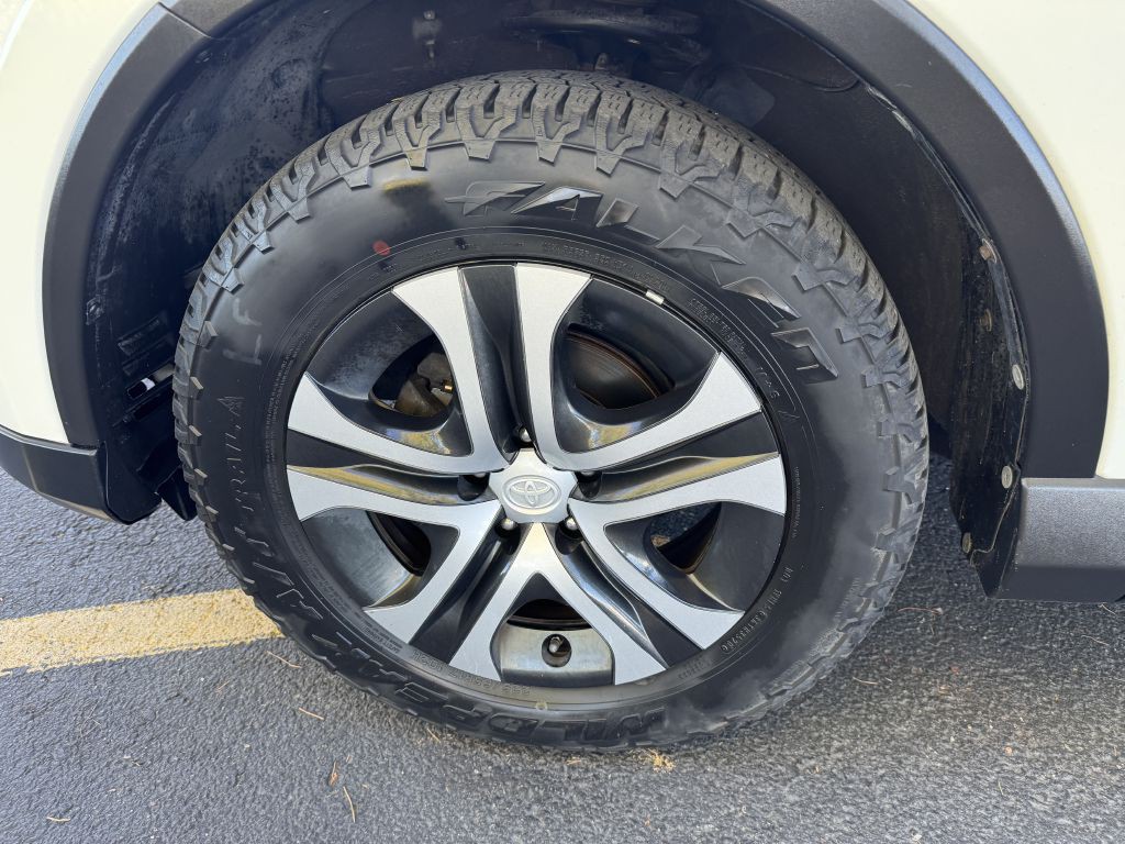 2017 Toyota Rav4 Image 28