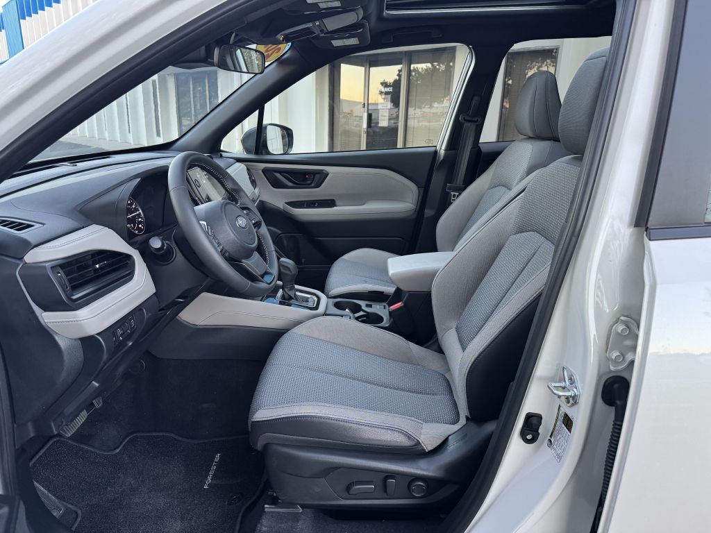 2025 Subaru Forester Image 11