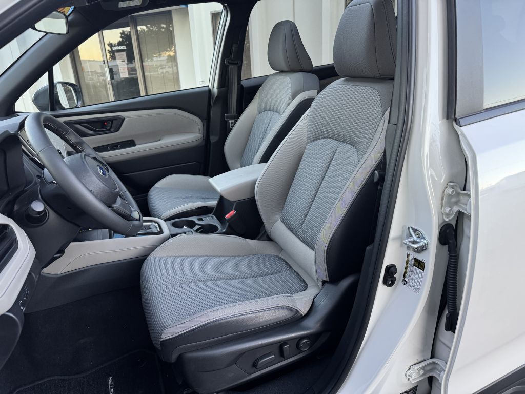 2025 Subaru Forester Image 12