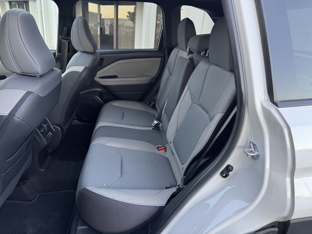 2025 Subaru Forester Image 17