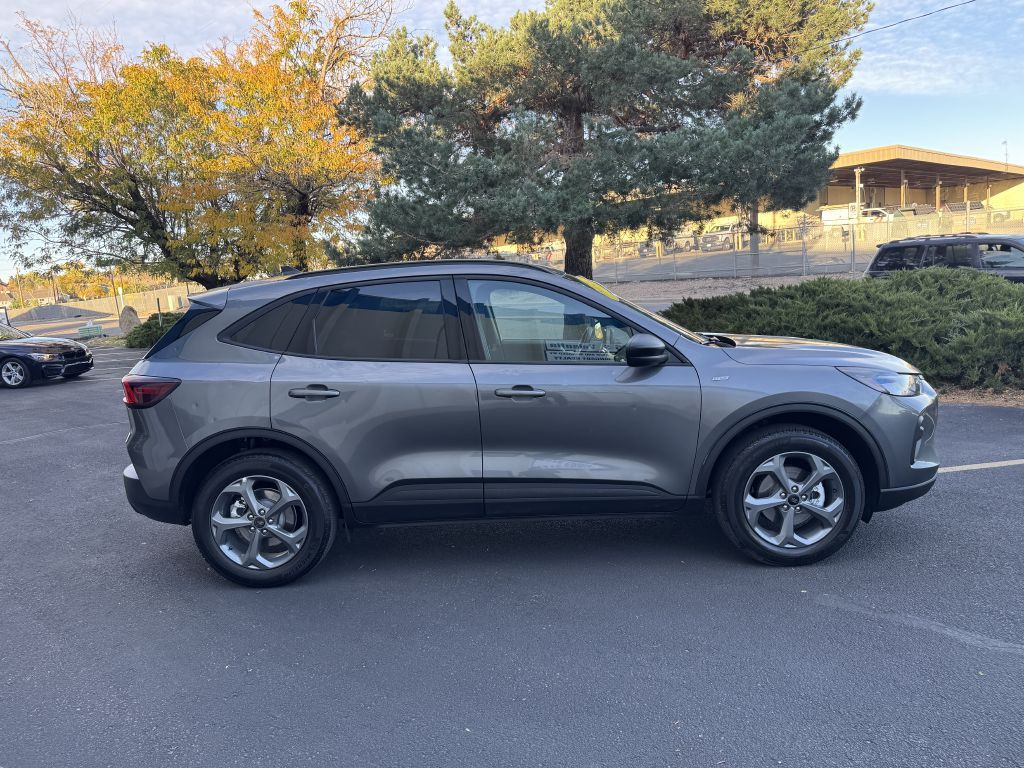 2025 Ford Escape Image 8