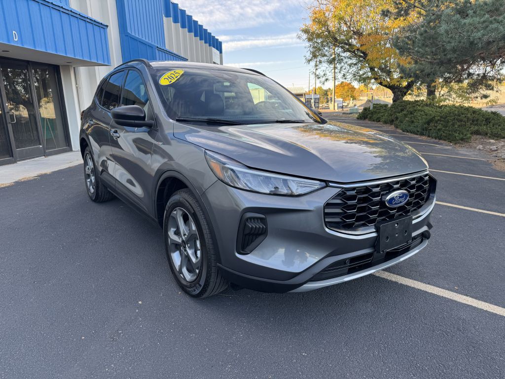 2025 Ford Escape Image 9