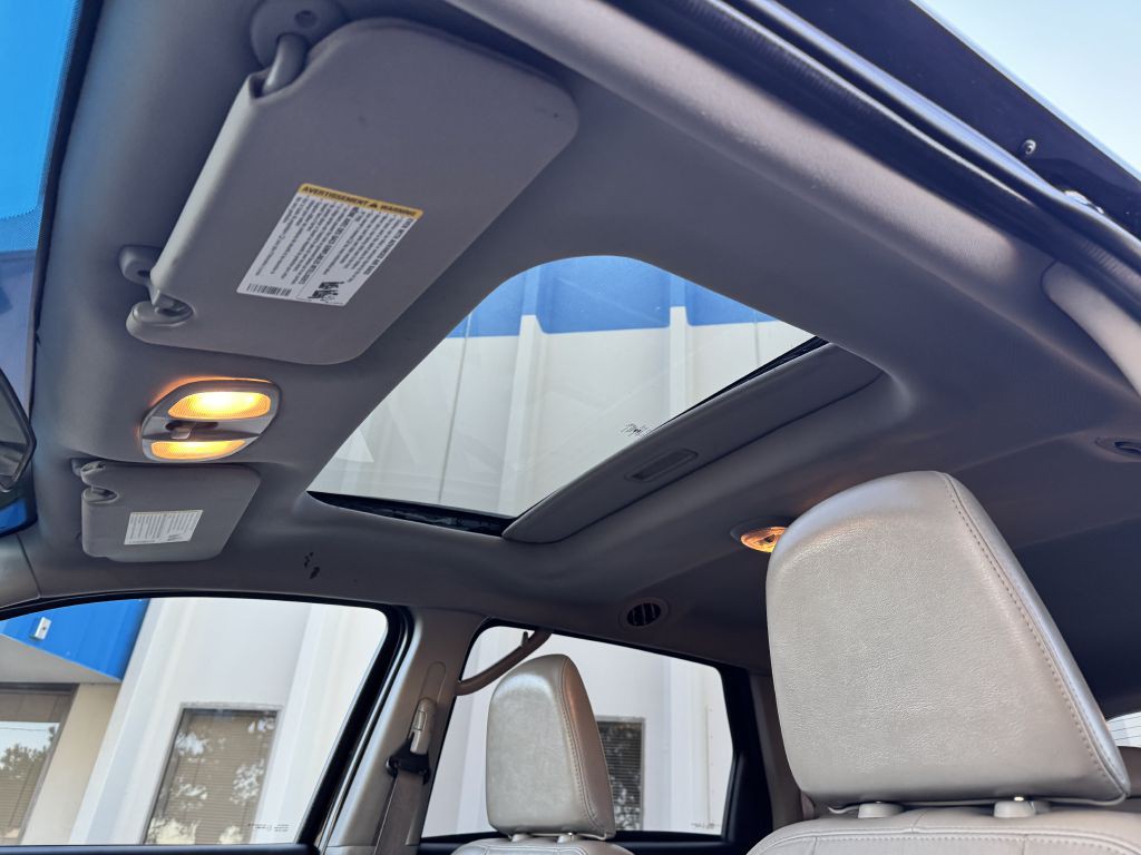 2008 Suzuki XL7 Image 16