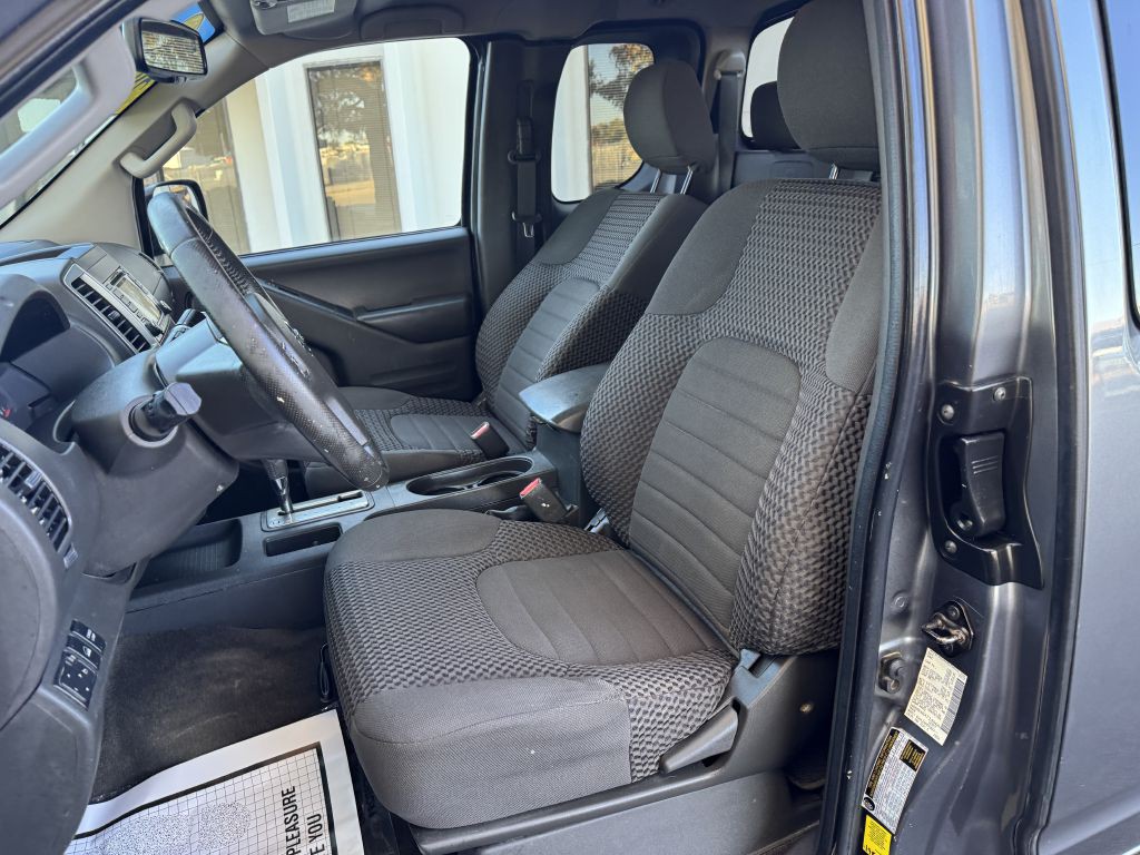 2016 Nissan Frontier Image 12