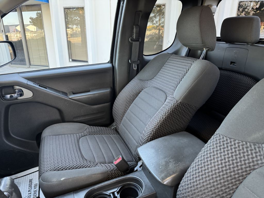 2016 Nissan Frontier Image 13