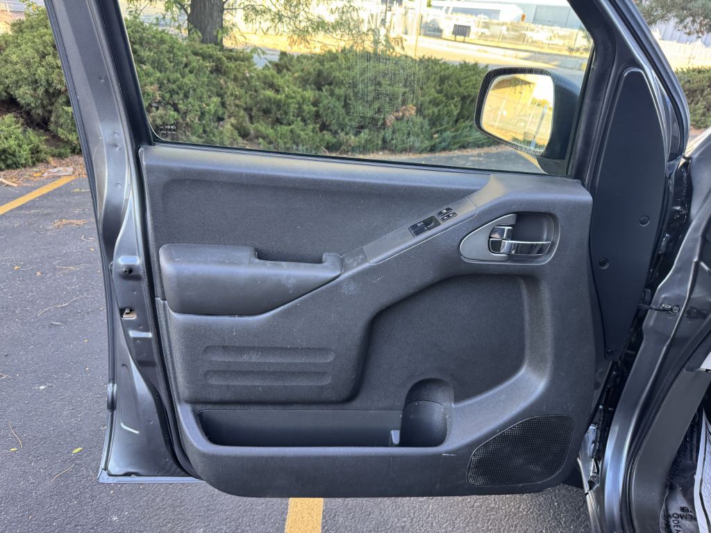 2016 Nissan Frontier Image 15