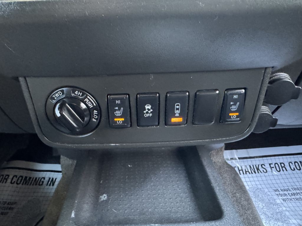 2016 Nissan Frontier Image 22