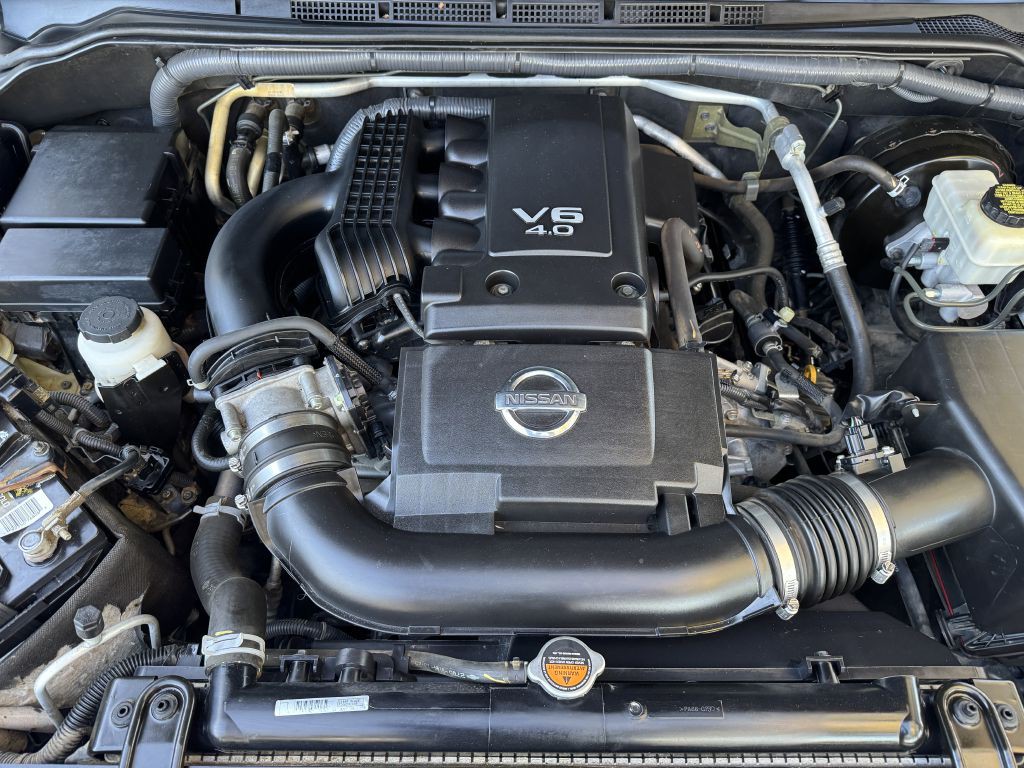 2016 Nissan Frontier Image 24