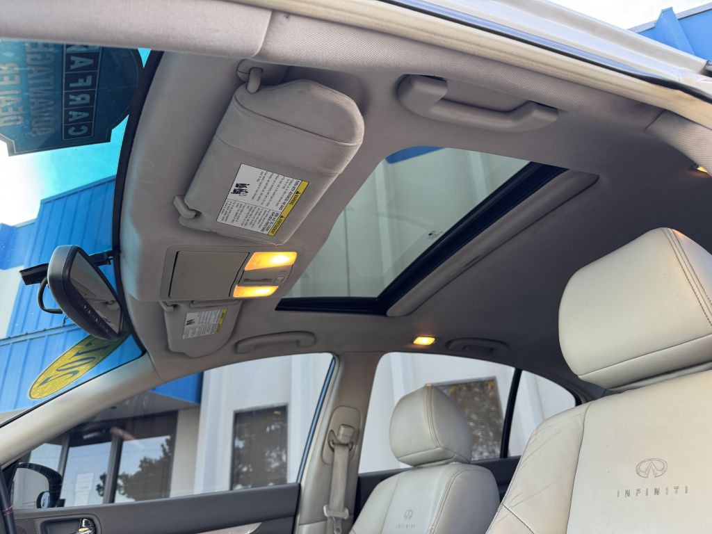 2013 INFINITI G37 Image 16