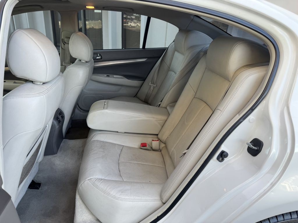 2013 INFINITI G37 Image 17