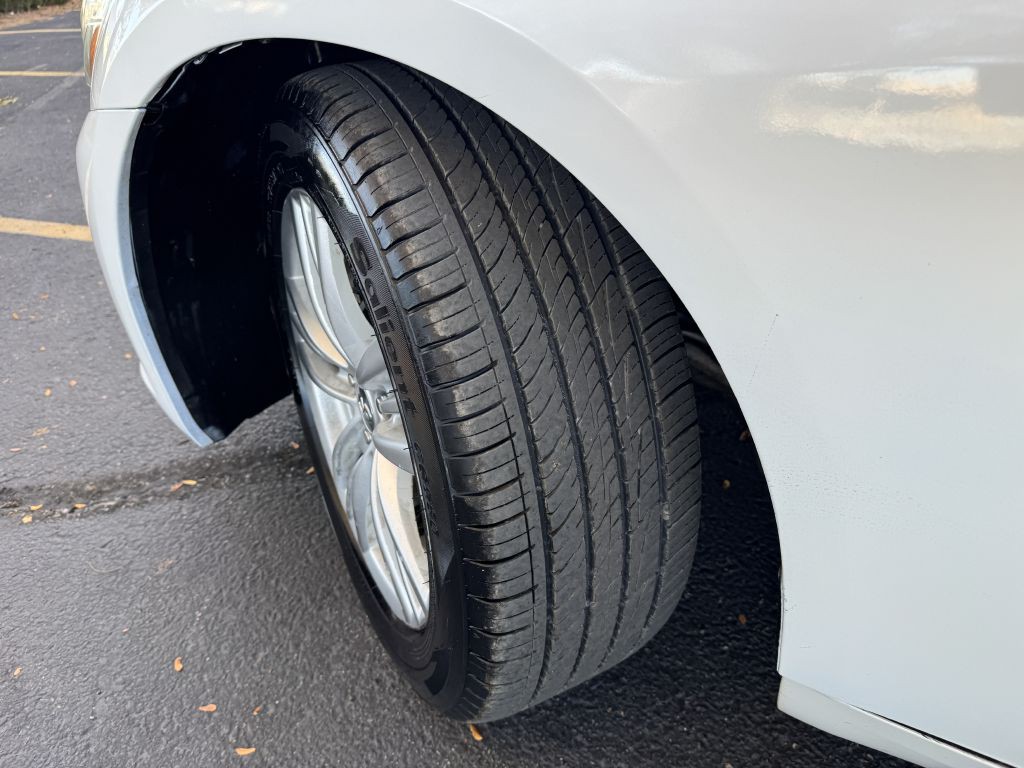 2013 INFINITI G37 Image 31