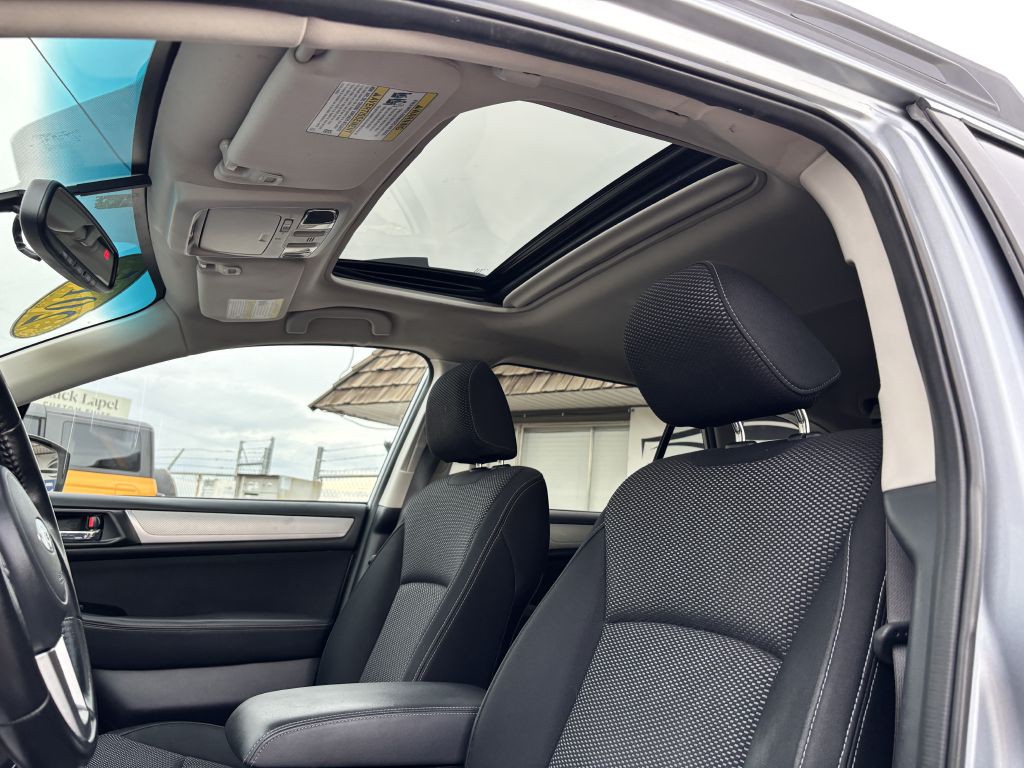 2015 Subaru Outback Image 16