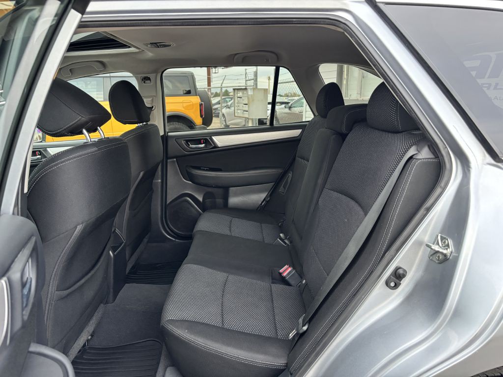 2015 Subaru Outback Image 18