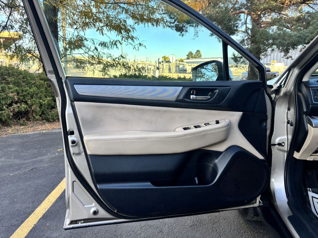2015 Subaru Outback Image 16