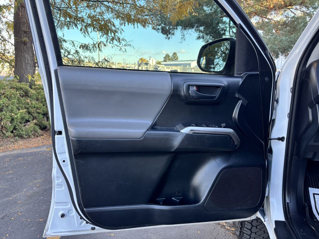 2021 Toyota Tacoma Image 16