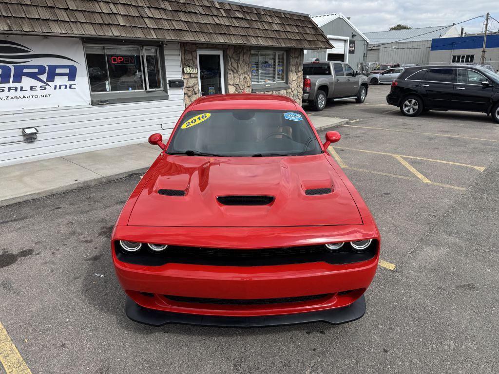 2016 Dodge Challenger Image 11
