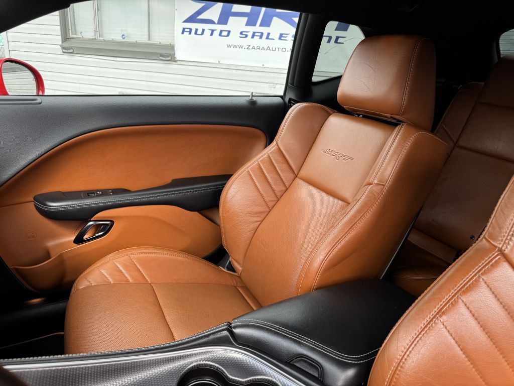 2016 Dodge Challenger Image 14