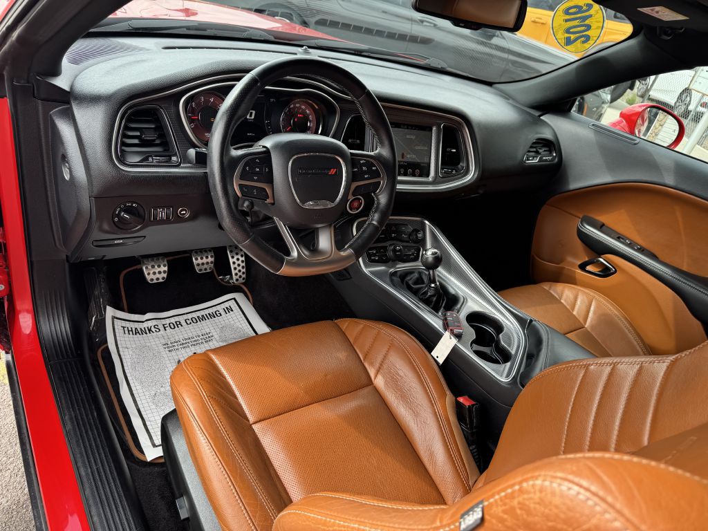 2016 Dodge Challenger Image 17