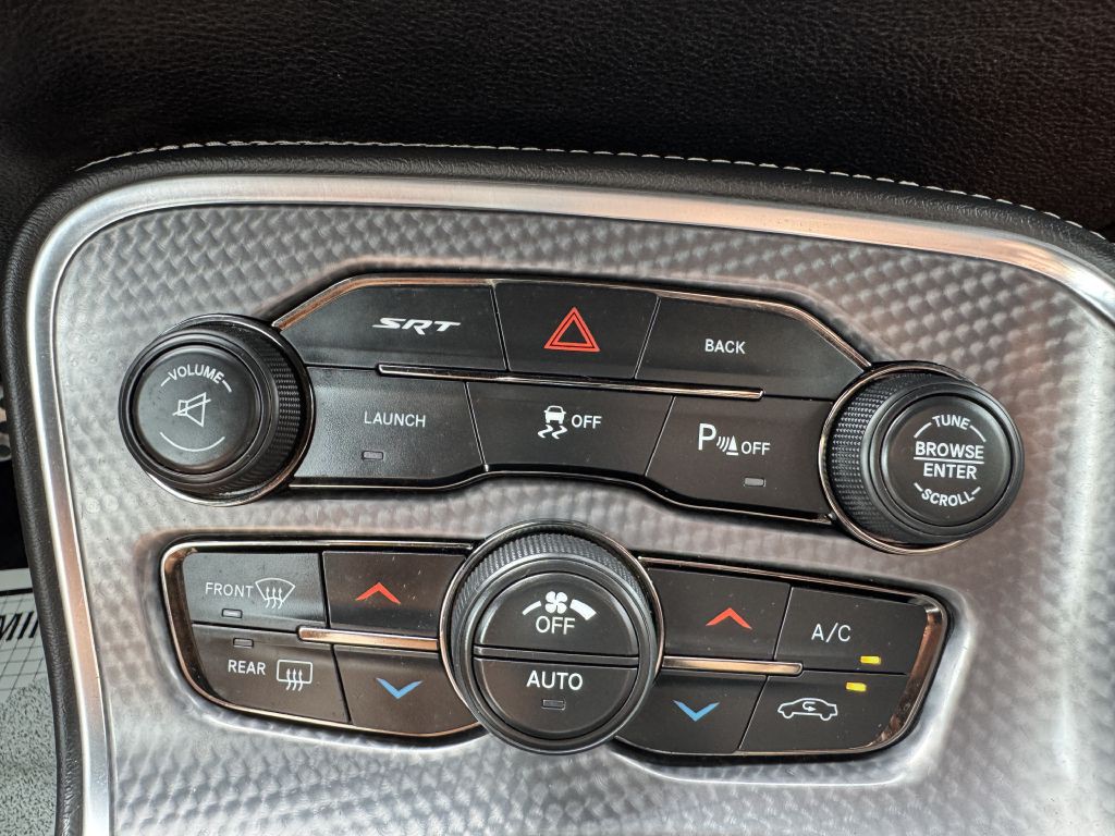 2016 Dodge Challenger Image 27