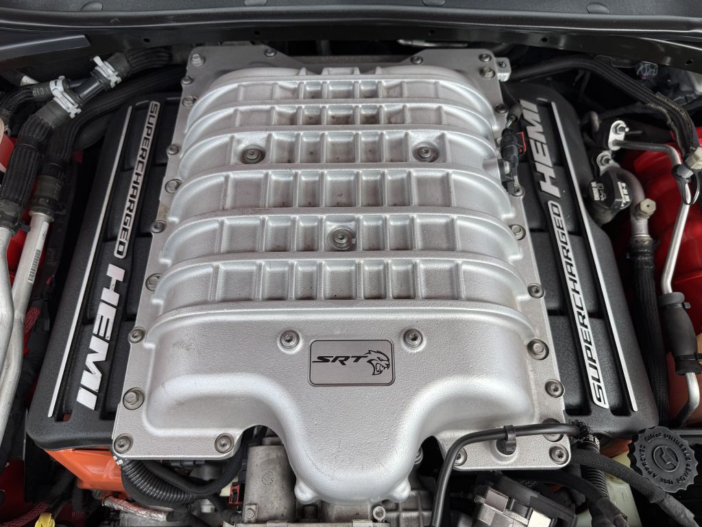 2016 Dodge Challenger Image 39