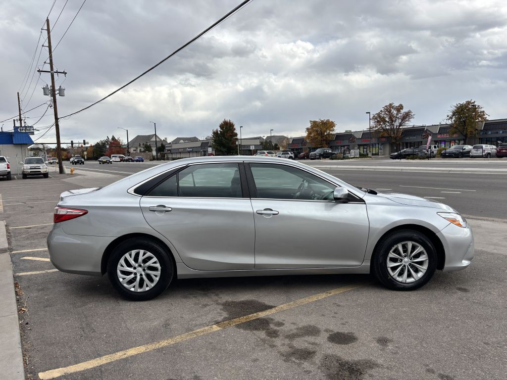 2016 Toyota Camry Image 8