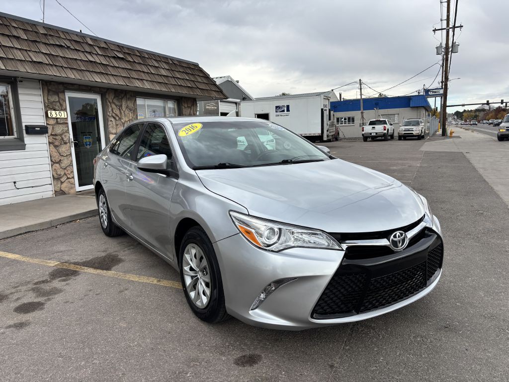 2016 Toyota Camry Image 9