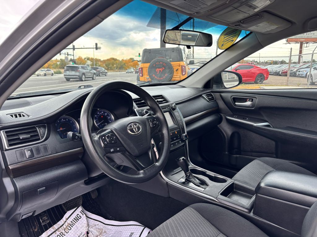 2016 Toyota Camry Image 11