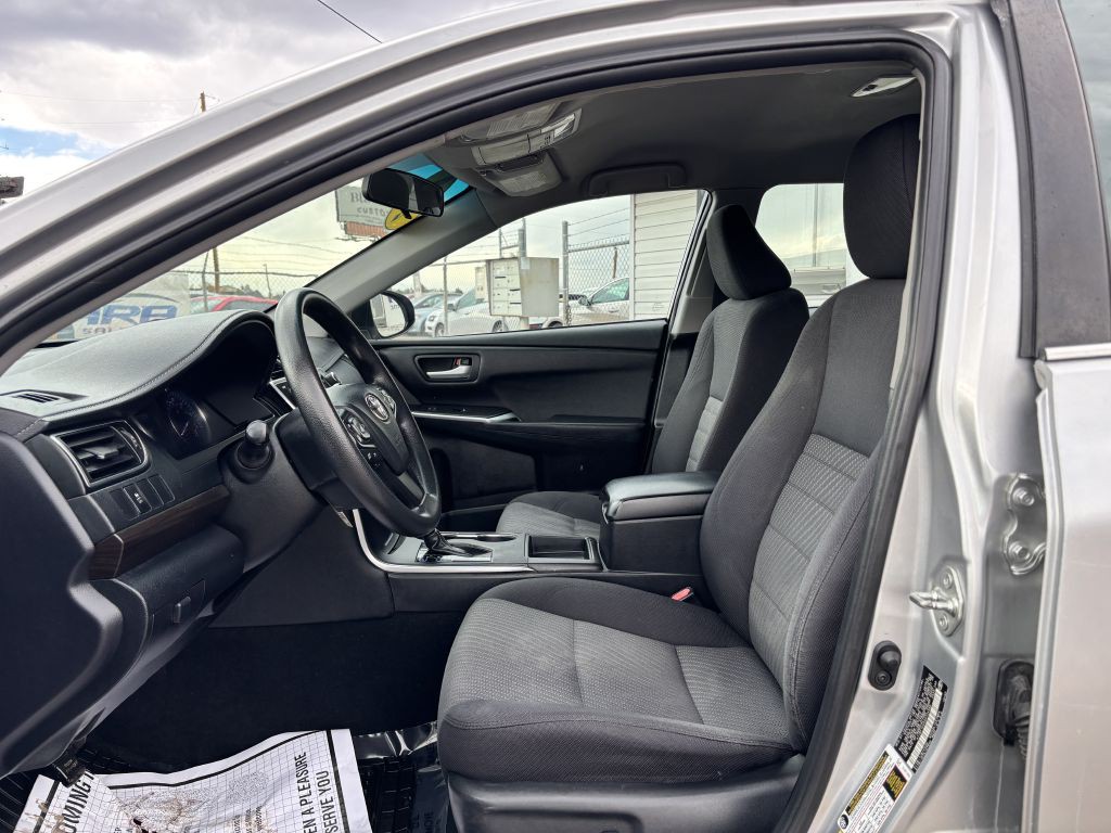 2016 Toyota Camry Image 12