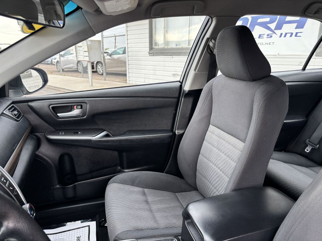 2016 Toyota Camry Image 14