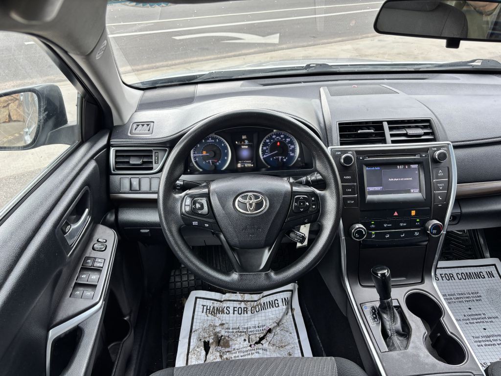 2016 Toyota Camry Image 20
