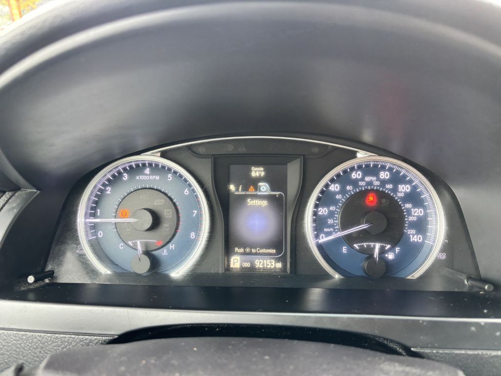 2016 Toyota Camry Image 22