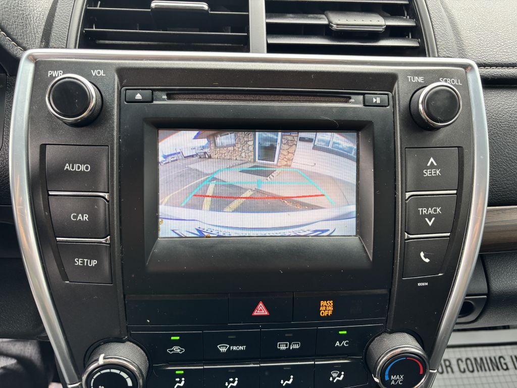 2016 Toyota Camry Image 23