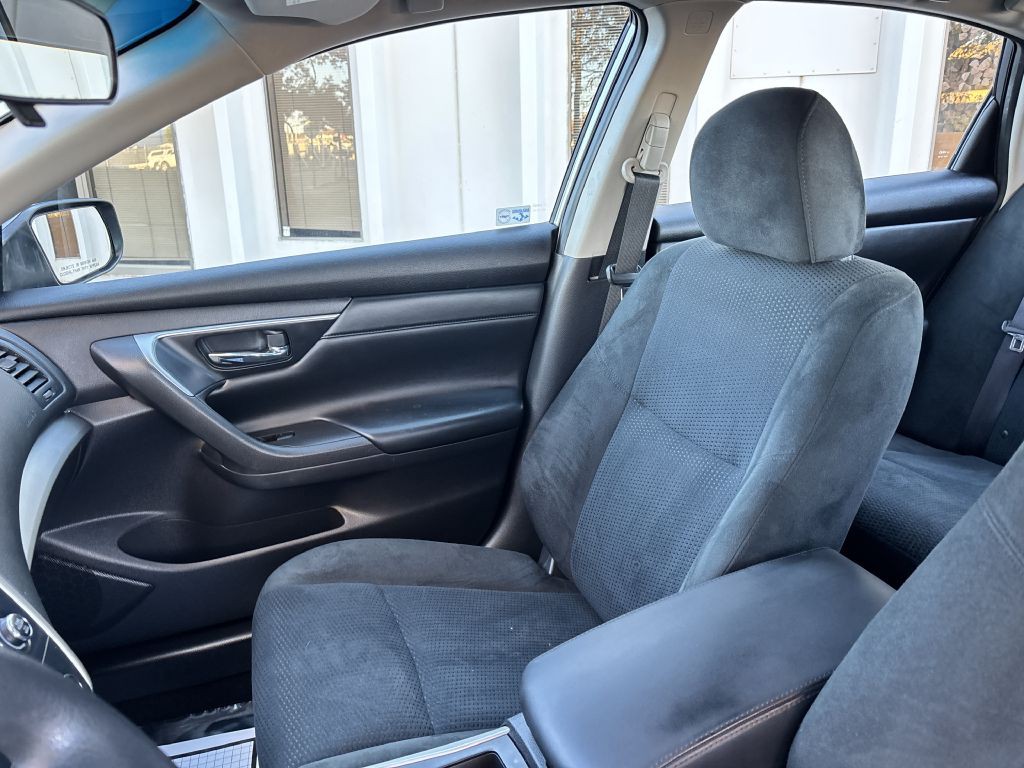 2015 Nissan Altima Image 14