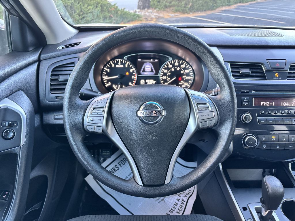 2015 Nissan Altima Image 21
