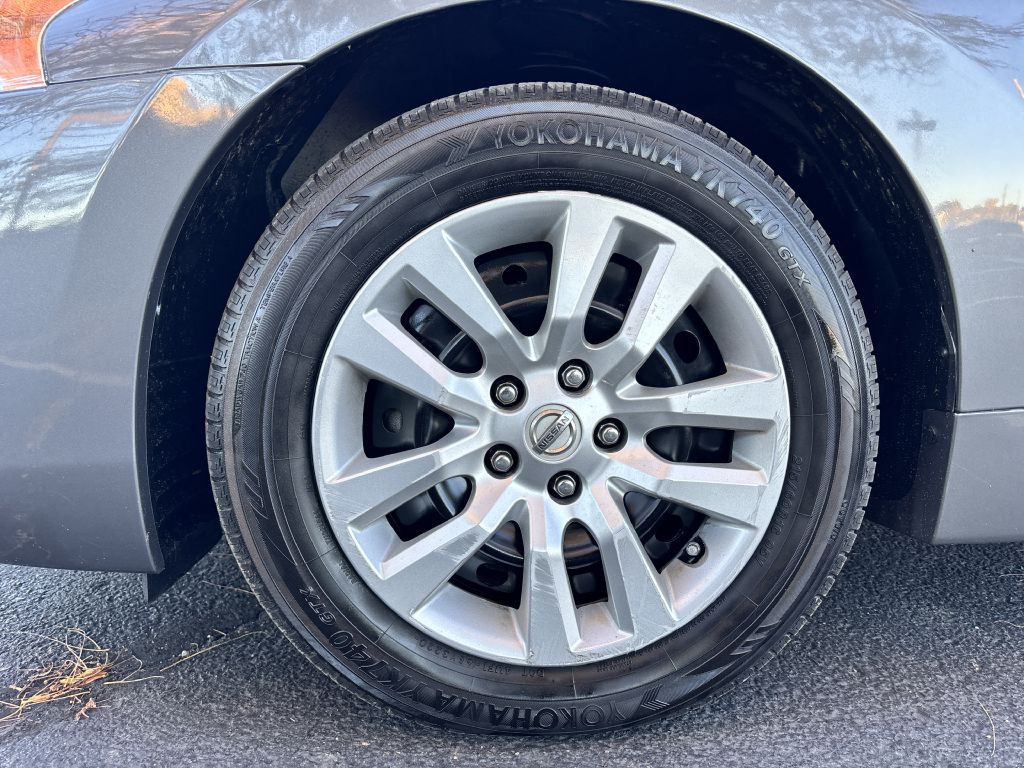 2015 Nissan Altima Image 25