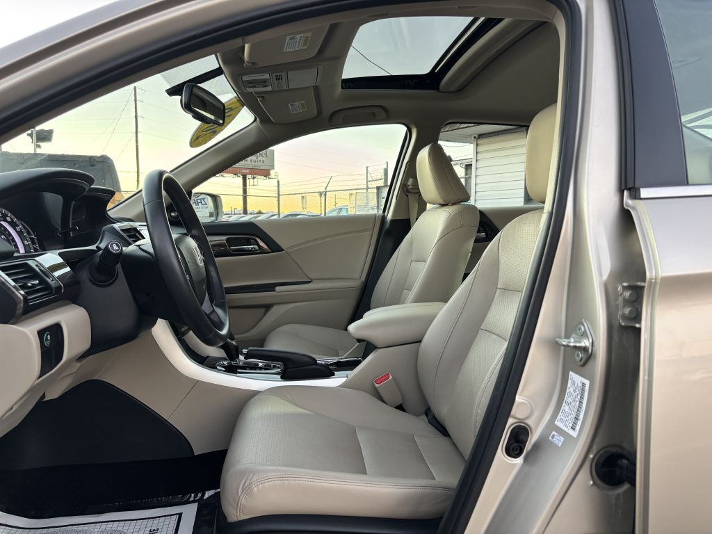 2016 Honda Accord Image 12