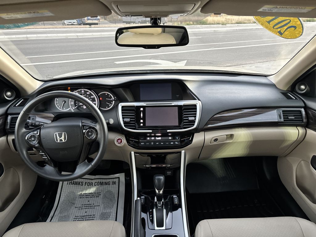 2016 Honda Accord Image 18
