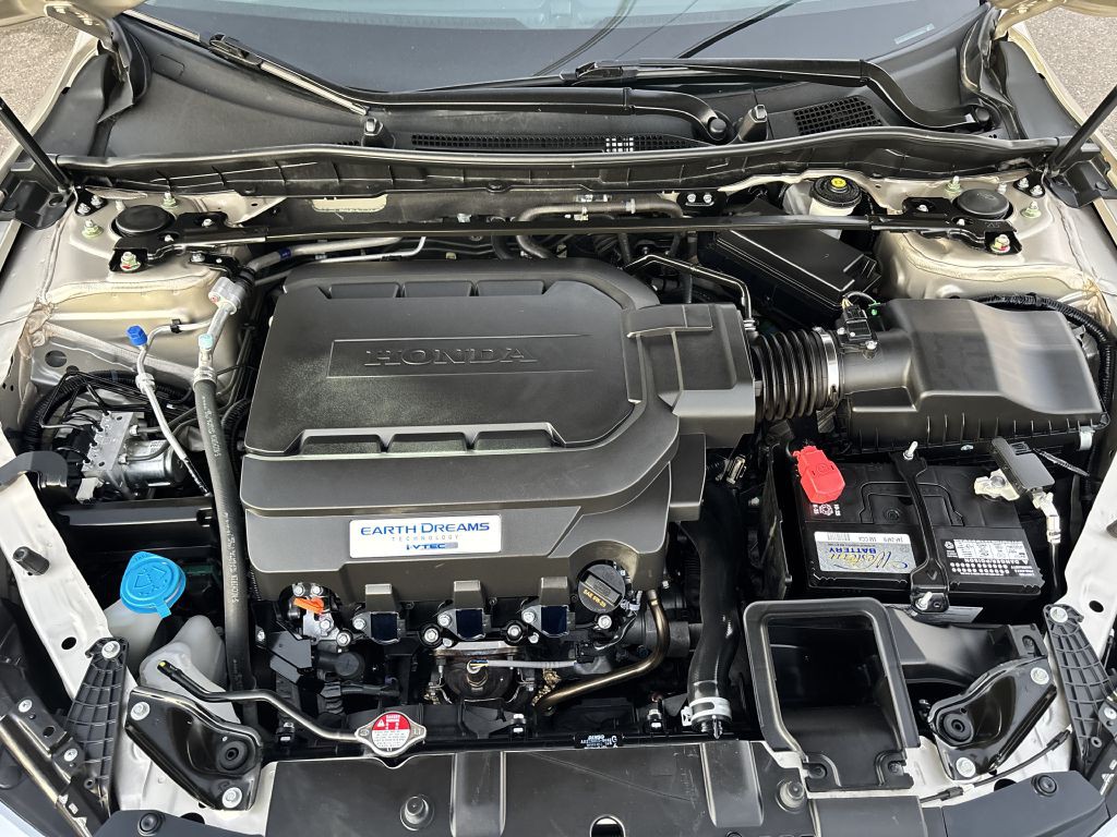 2016 Honda Accord Image 26
