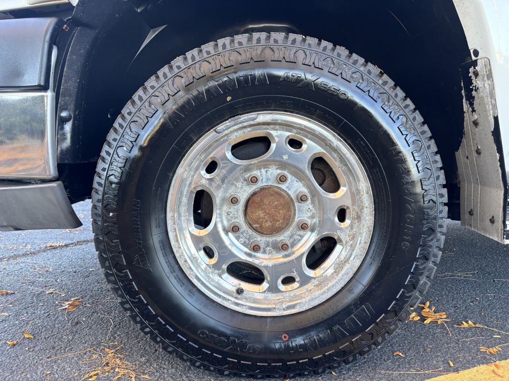 2003 Chevrolet Silverado 1500 Image 24