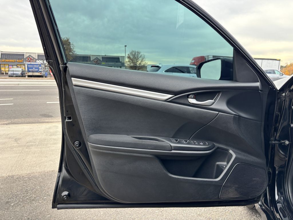 2018 Honda Civic Image 15