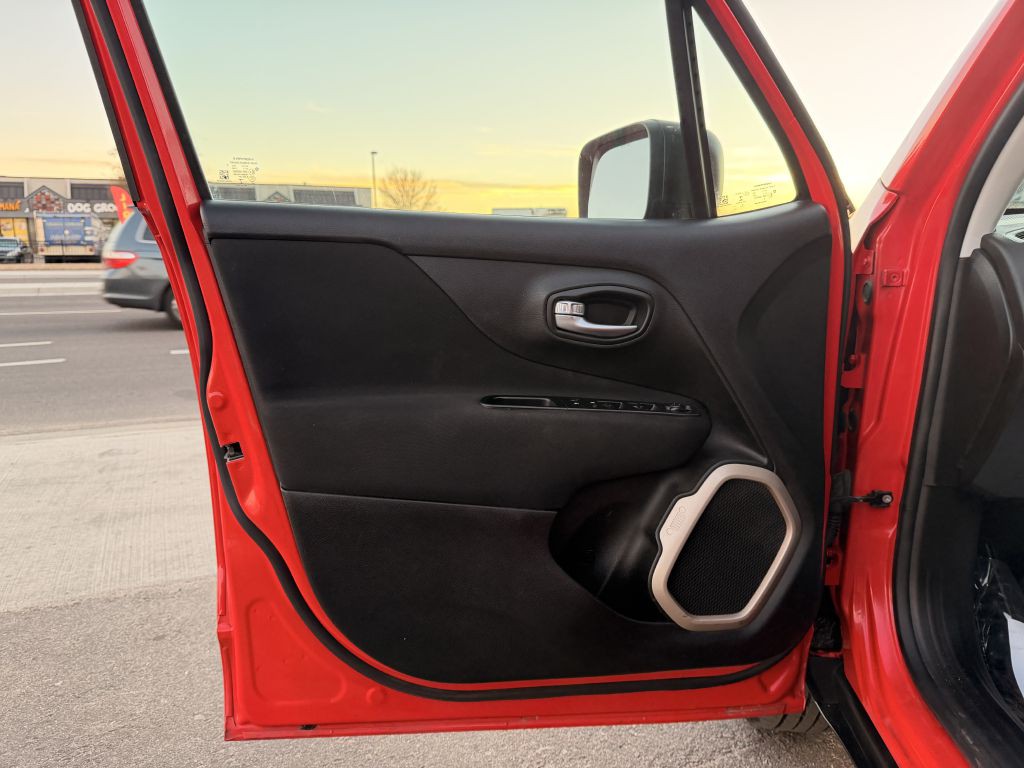 2016 Jeep Renegade Image 14