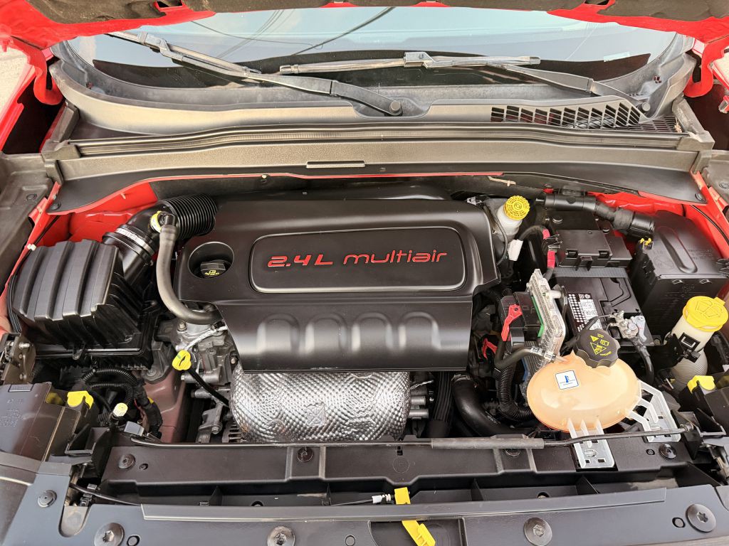 2016 Jeep Renegade Image 24