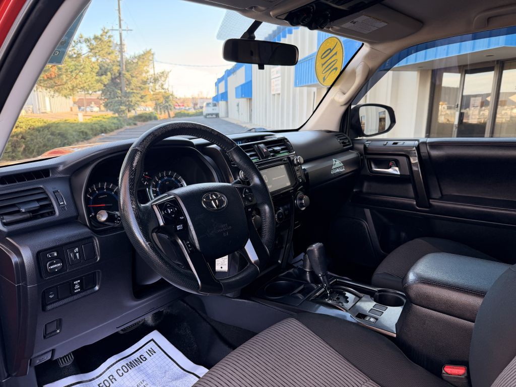 2016 Toyota 4Runner Image 11