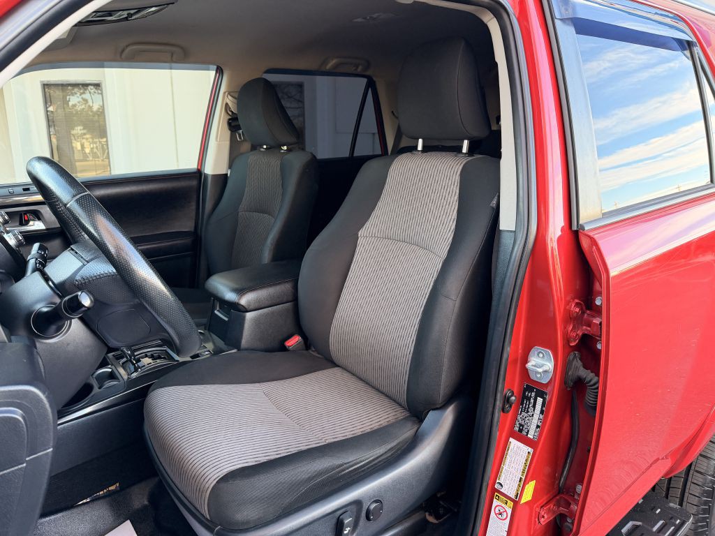 2016 Toyota 4Runner Image 13