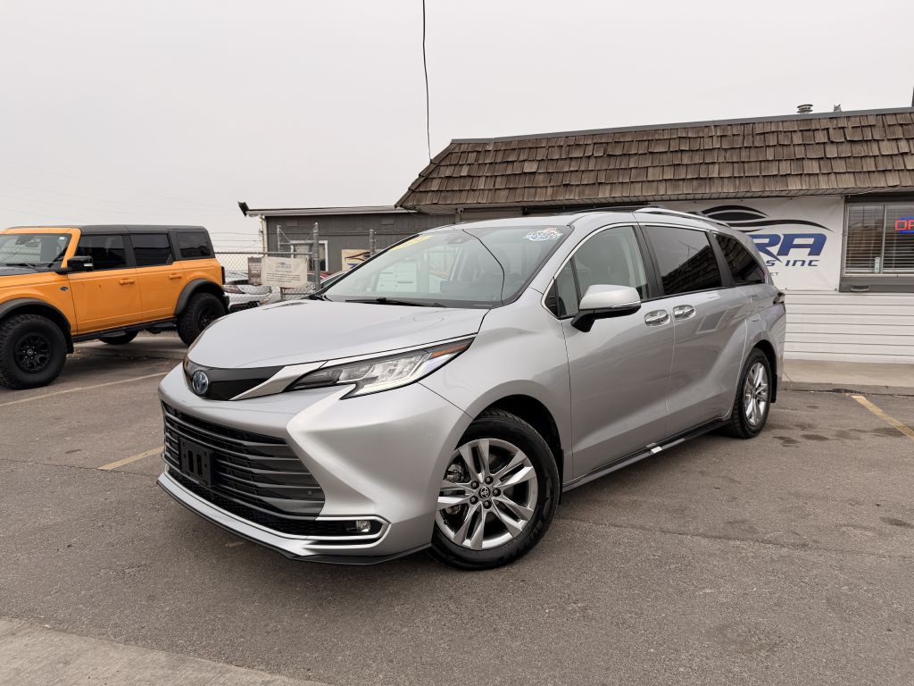 2023 Toyota Sienna Image 1