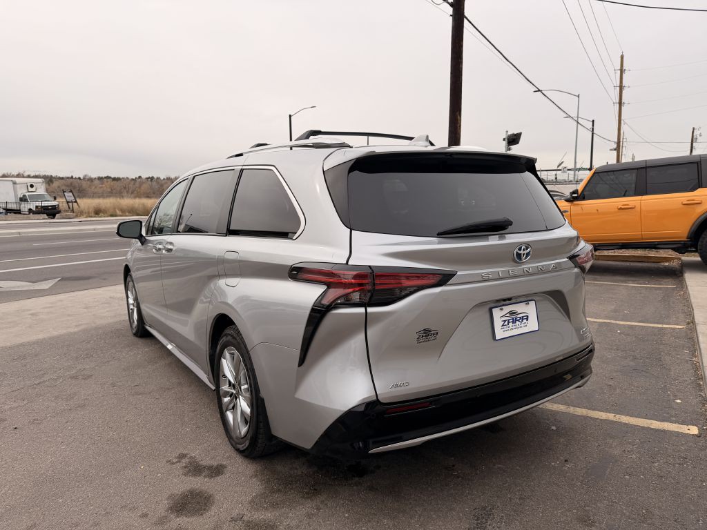 2023 Toyota Sienna Image 5