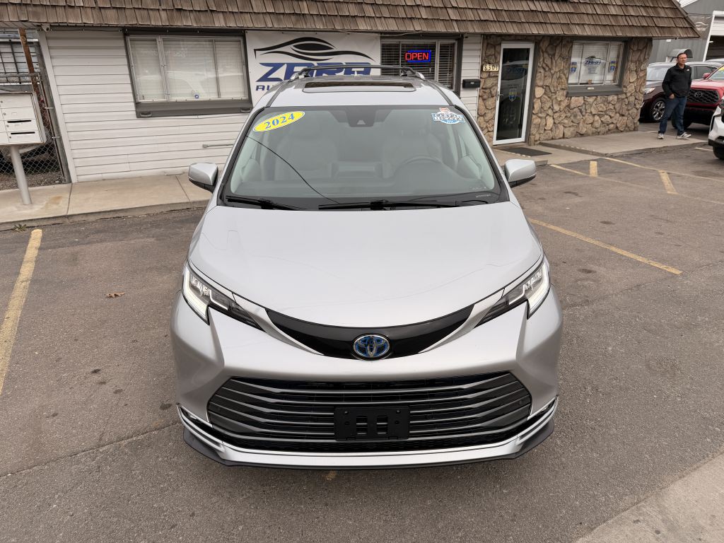 2023 Toyota Sienna Image 10